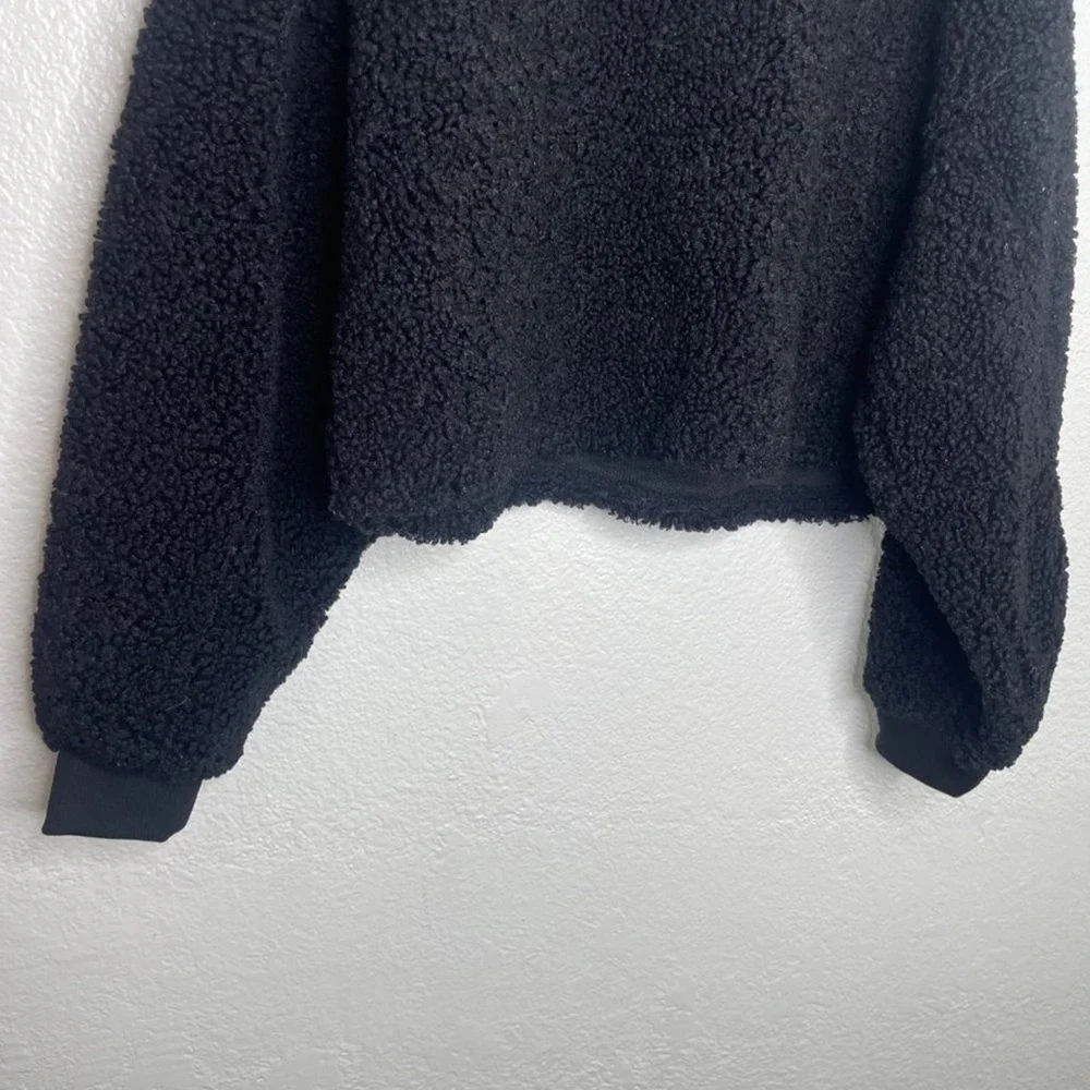 Wild Fable Black Sherpa Borg Fleece Cropped Sweatshirt Pullover Crew Neck Medium - Picture 6 of 12